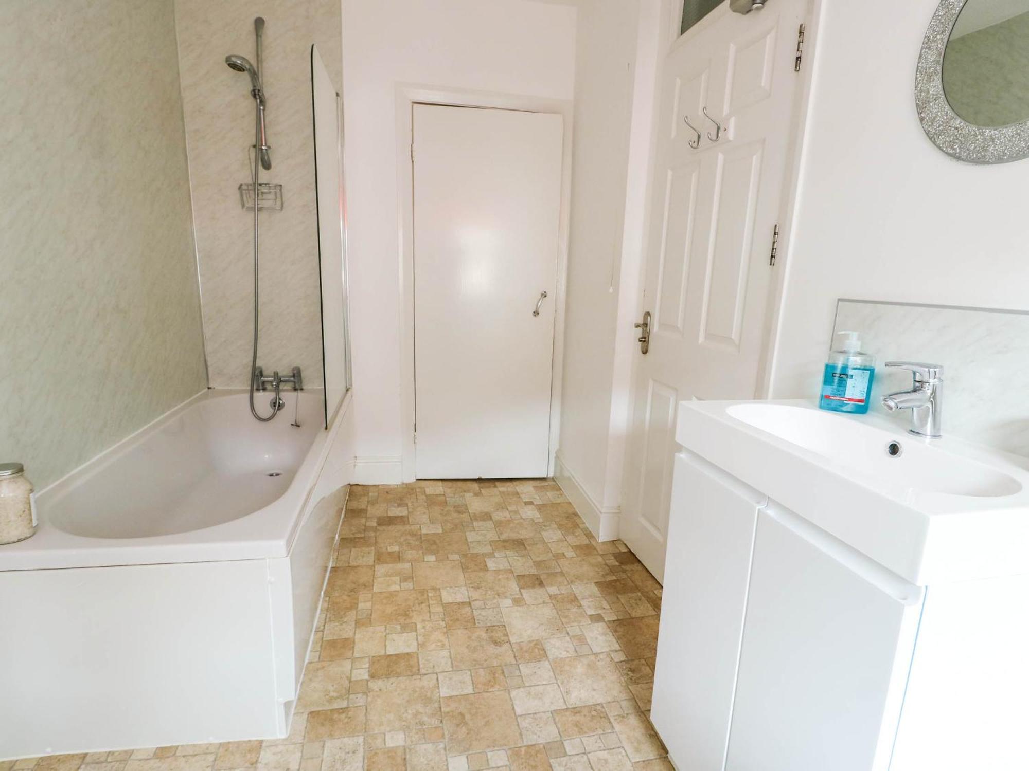 Llewelyn House Apartment Llandudno Bagian luar foto