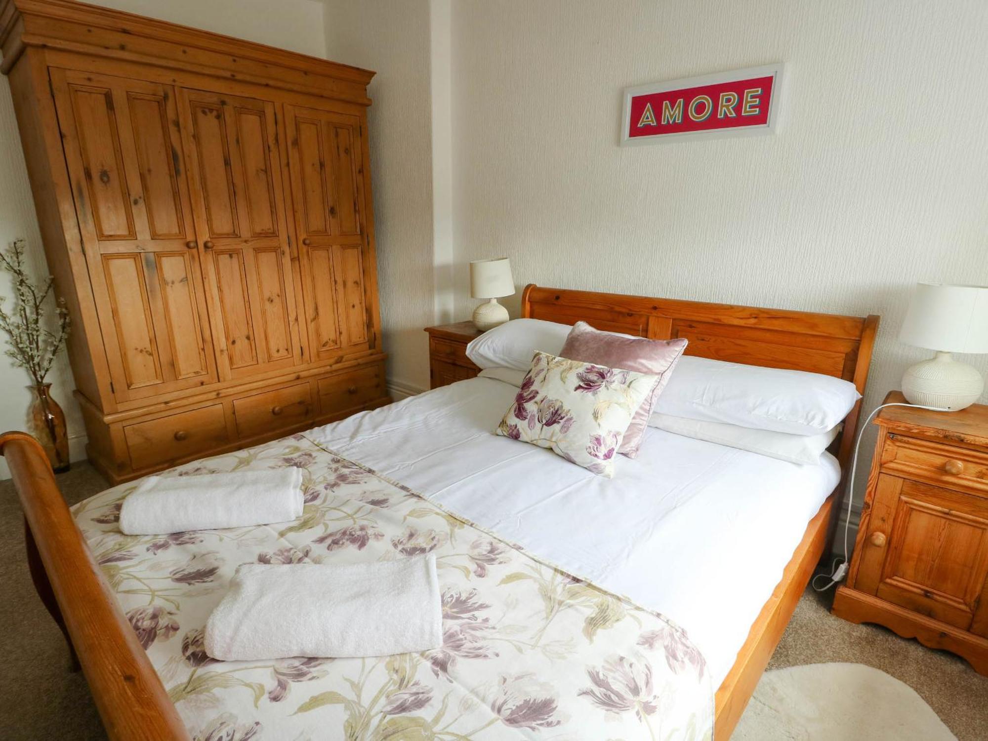 Llewelyn House Apartment Llandudno Bagian luar foto