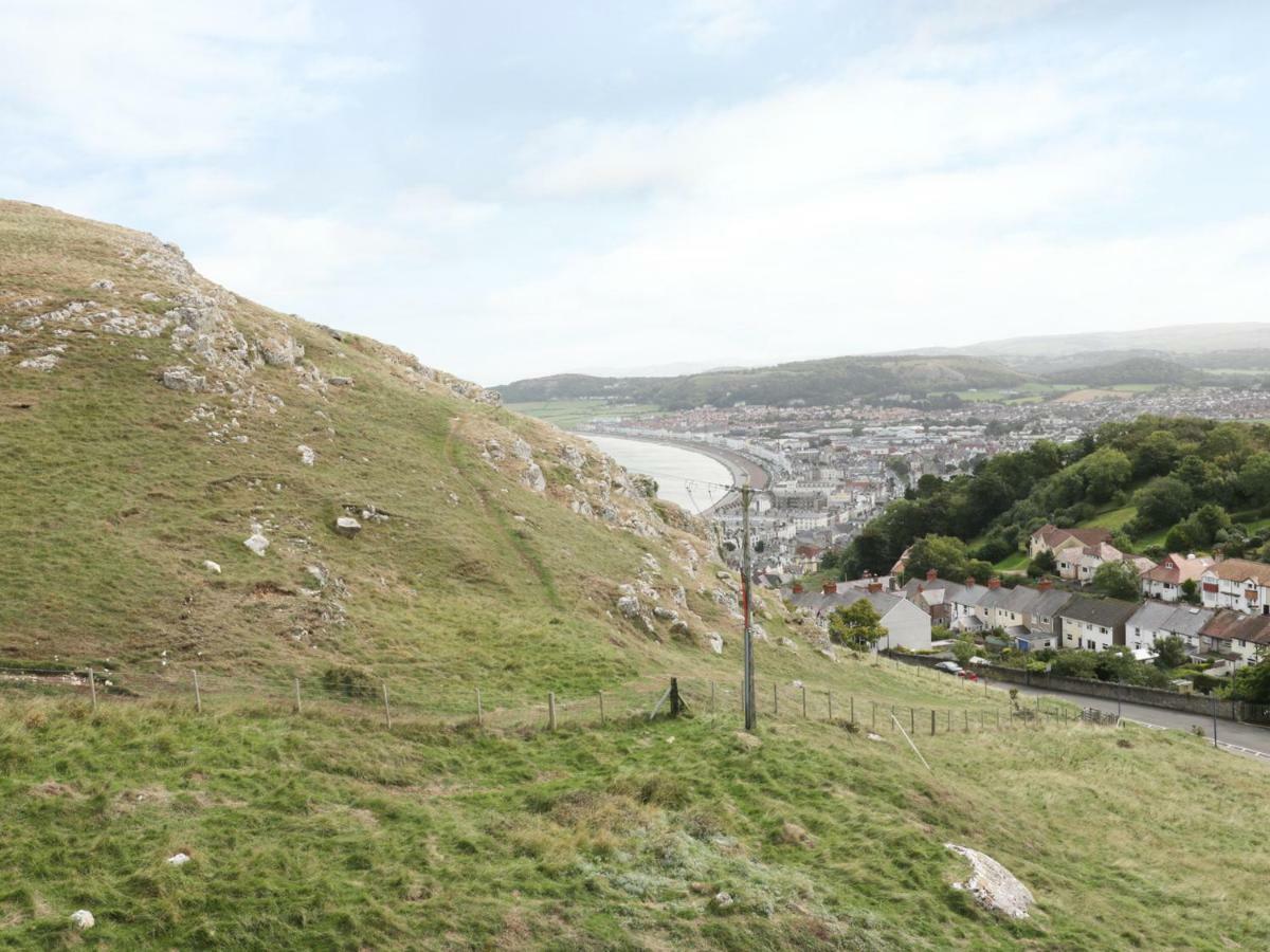 Llewelyn House Apartment Llandudno Bagian luar foto