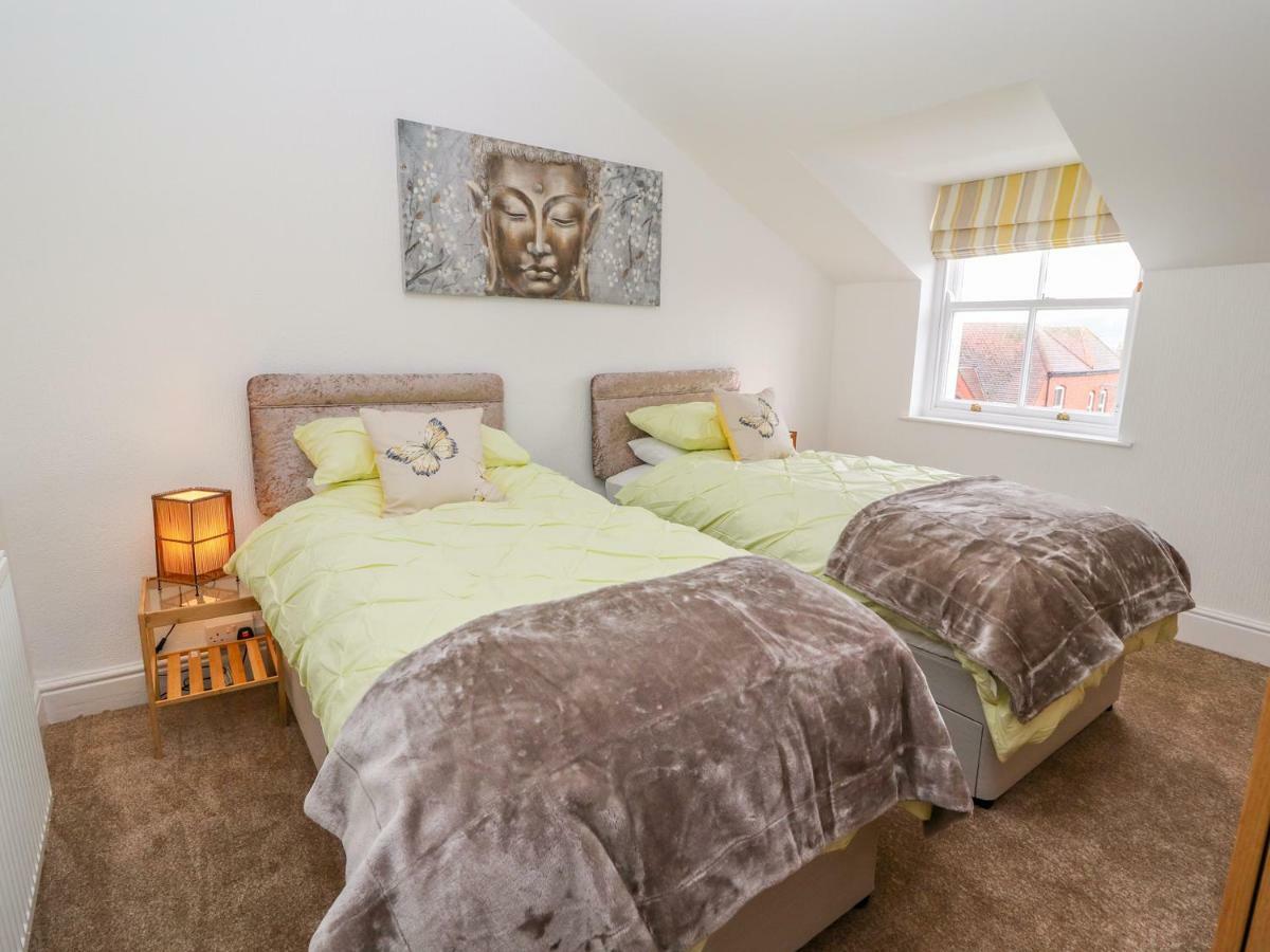 Llewelyn House Apartment Llandudno Bagian luar foto