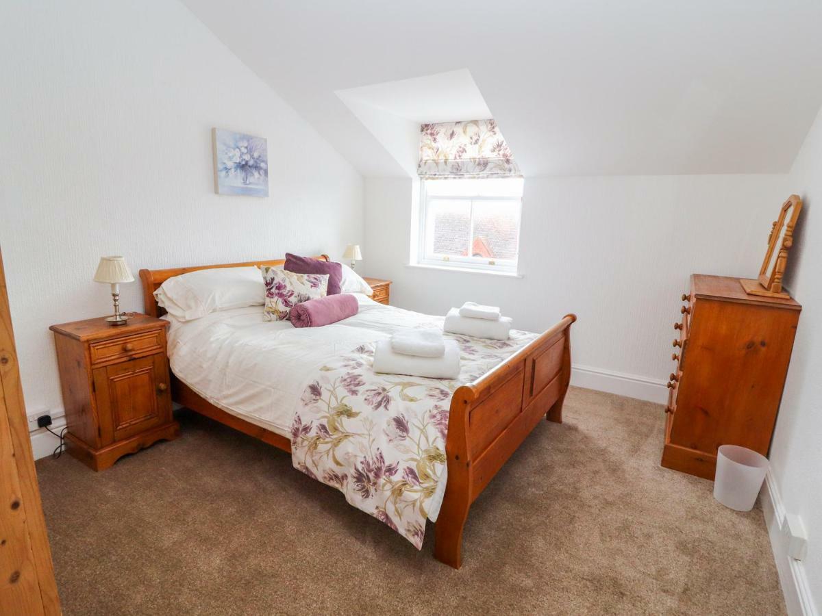 Llewelyn House Apartment Llandudno Bagian luar foto
