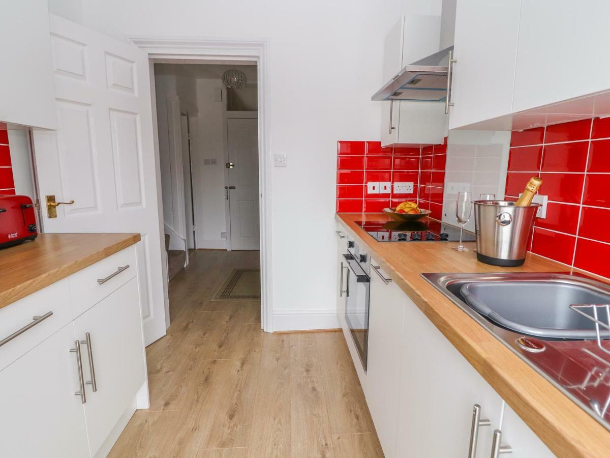 Llewelyn House Apartment Llandudno Bagian luar foto