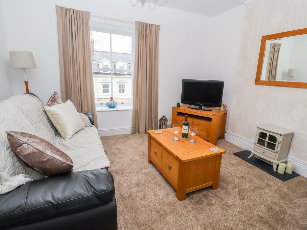 Llewelyn House Apartment Llandudno Bagian luar foto