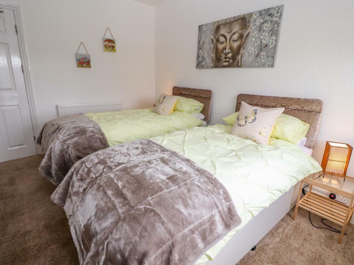 Llewelyn House Apartment Llandudno Bagian luar foto