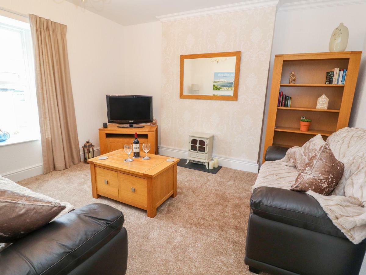 Llewelyn House Apartment Llandudno Bagian luar foto